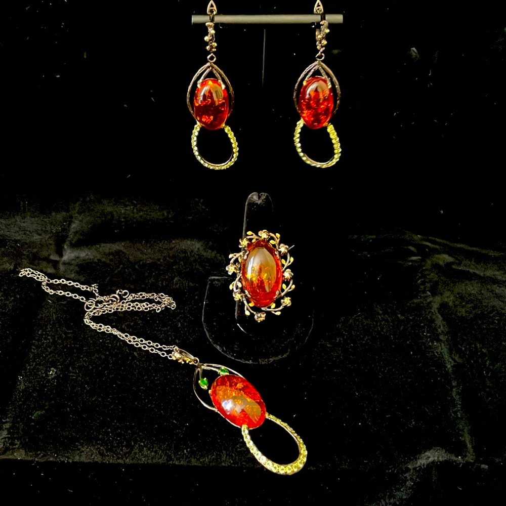 Genuime amber earrings, ring and pendant. Silver, hand made.